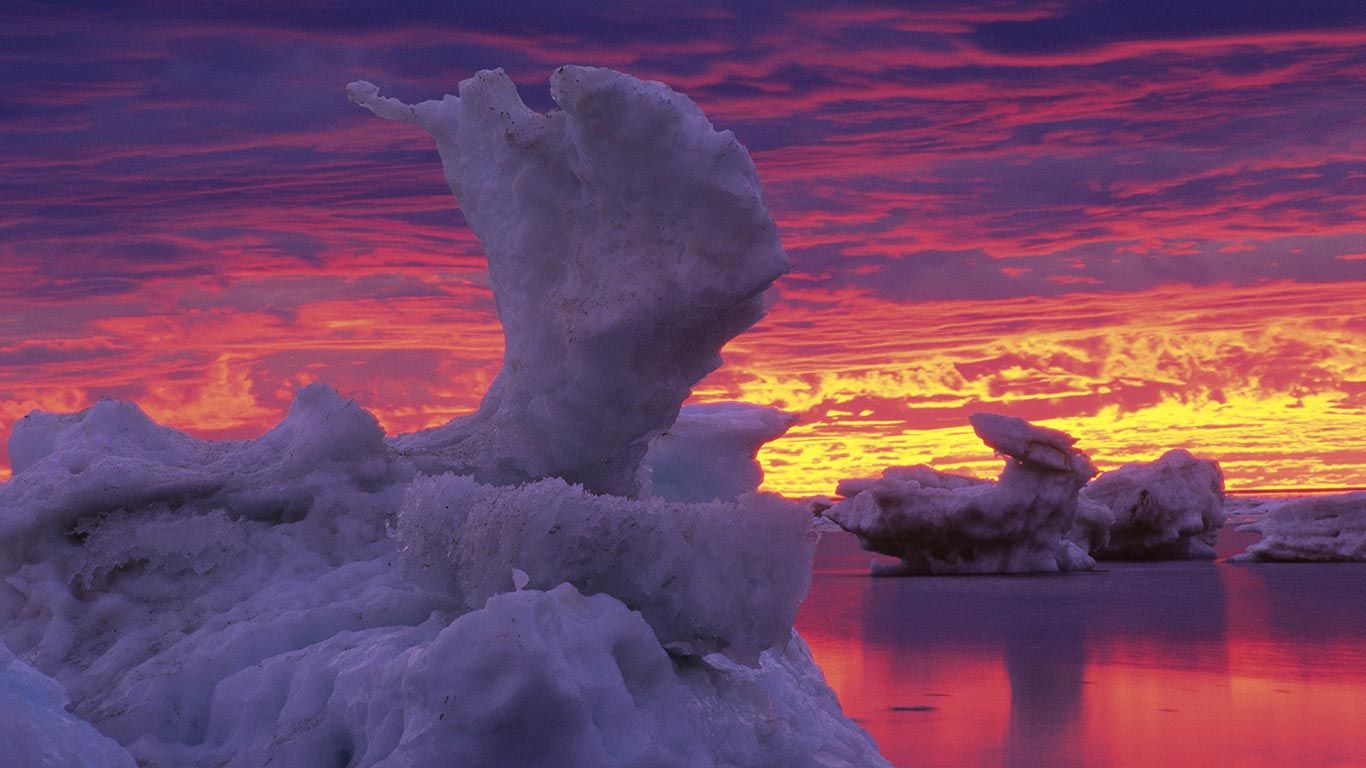 Ice flows on Hudson Bay, Churchill, Manitoba