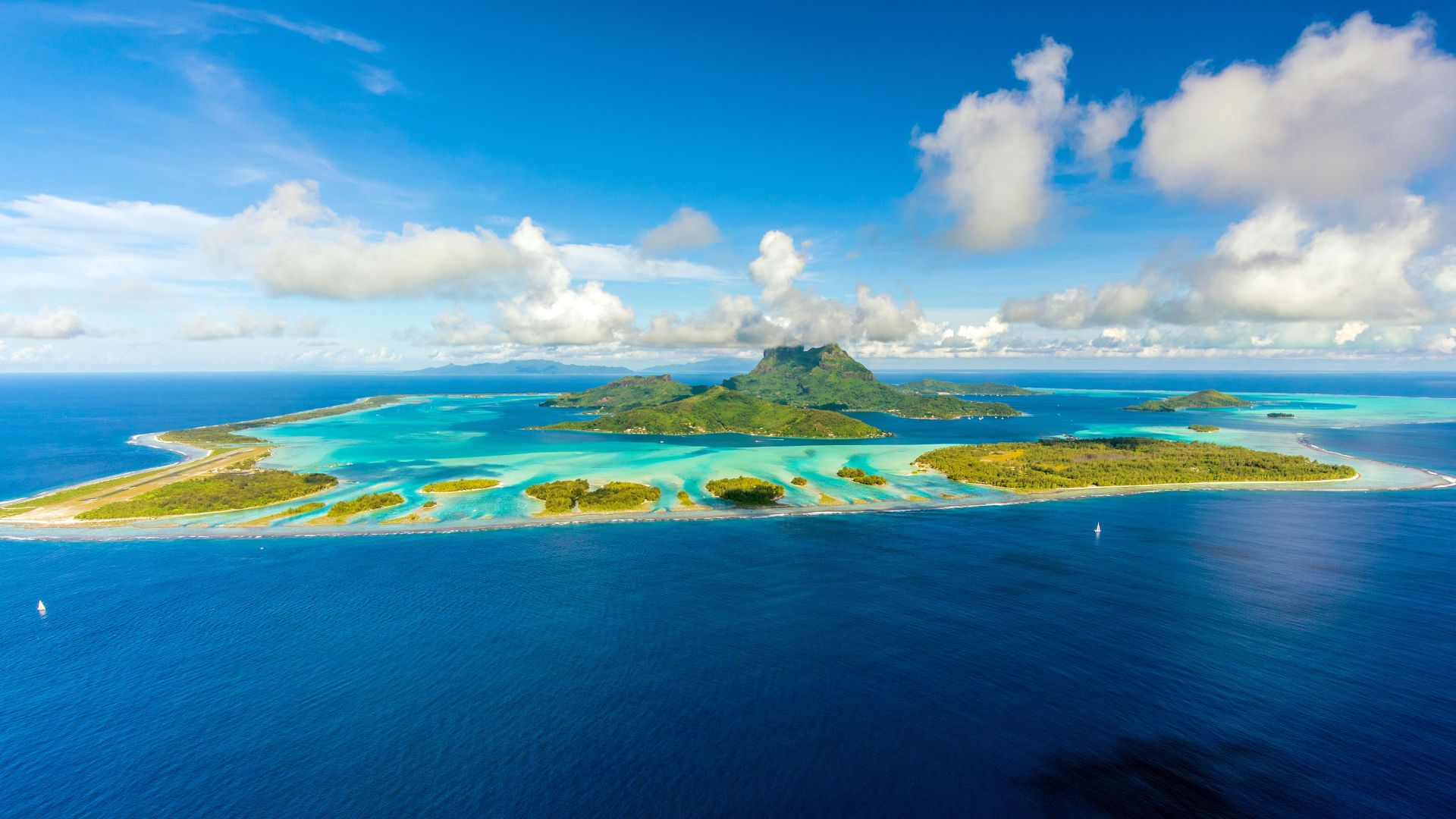 Bora Bora and its lagoon, South Pacific, French Polynesia