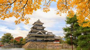 松本城, 長野県 松本市 (© Sangchai Olanrittinunt/Shutterstock)(Bing Japan)