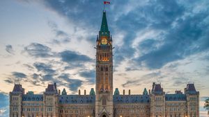 The Parliament of Canada in Ottawa (© anderm/Shutterstock)(Bing Canada)