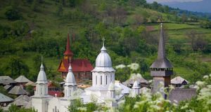 ｢マラムレシュ地方の木造教会｣ルーマニア, ボティーザ村 -- Peter Adams/Corbis &copy; (Bing Japan)