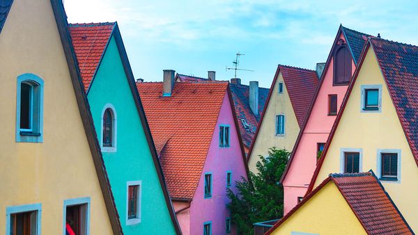 Bunte Häuserfassaden in Rothenburg ob der Tauber, Bayern, Deutschland