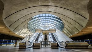 Canary Wharf underground station, London (© AWL Images/DanitaDelimont.com)(Bing United Kingdom)