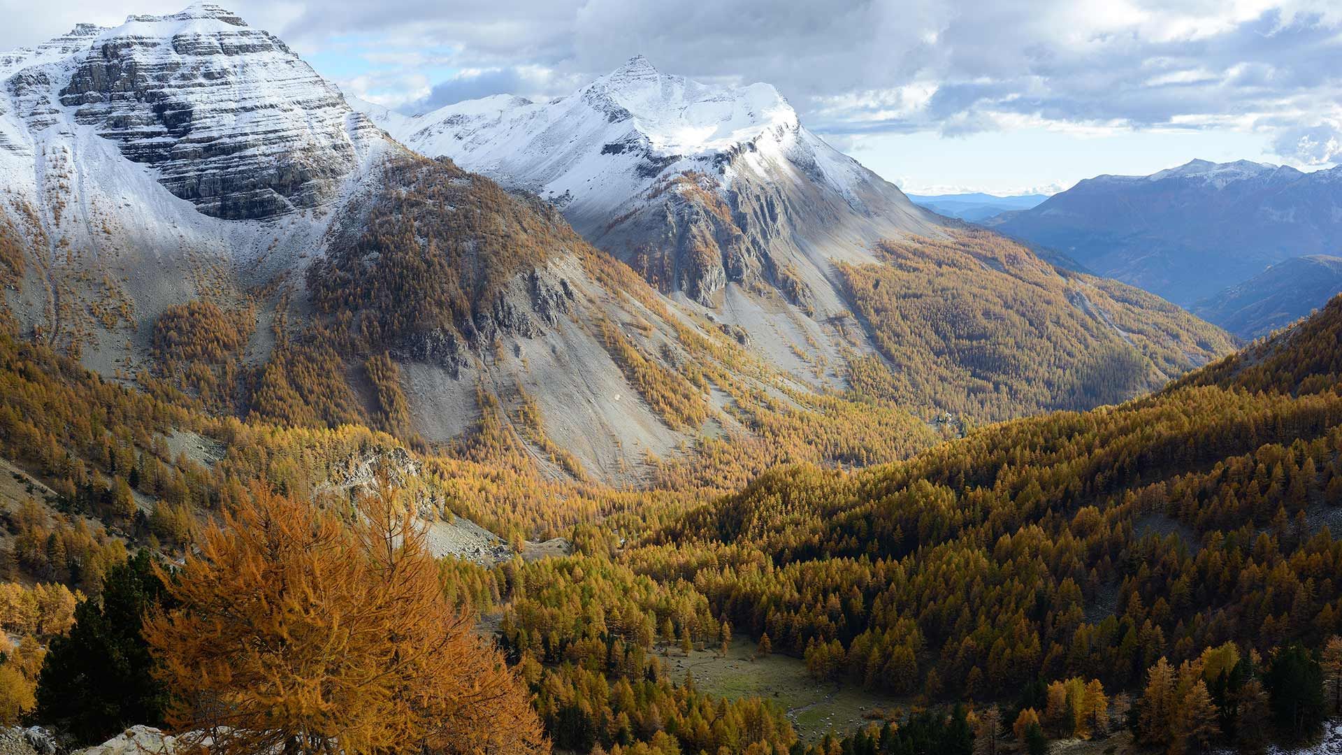 Tête de Gorgias (left) and Roche Grande (background), near Entraunes, Alpes-Maritimes, France