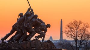 Marine Corps War Memorial, Arlington, Virginia (© f11photo/Shutterstock)(Bing United States)