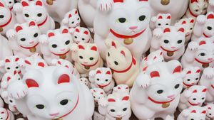 豪徳寺の招き猫, 東京都 (© Maria S./Alamy Stock Photo)(Bing Japan)