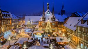 韦尼格罗德的圣诞市场，德国萨克森-安哈尔特州 (© Krzysztof Baranowski/Moment/Getty Images)(Bing China)