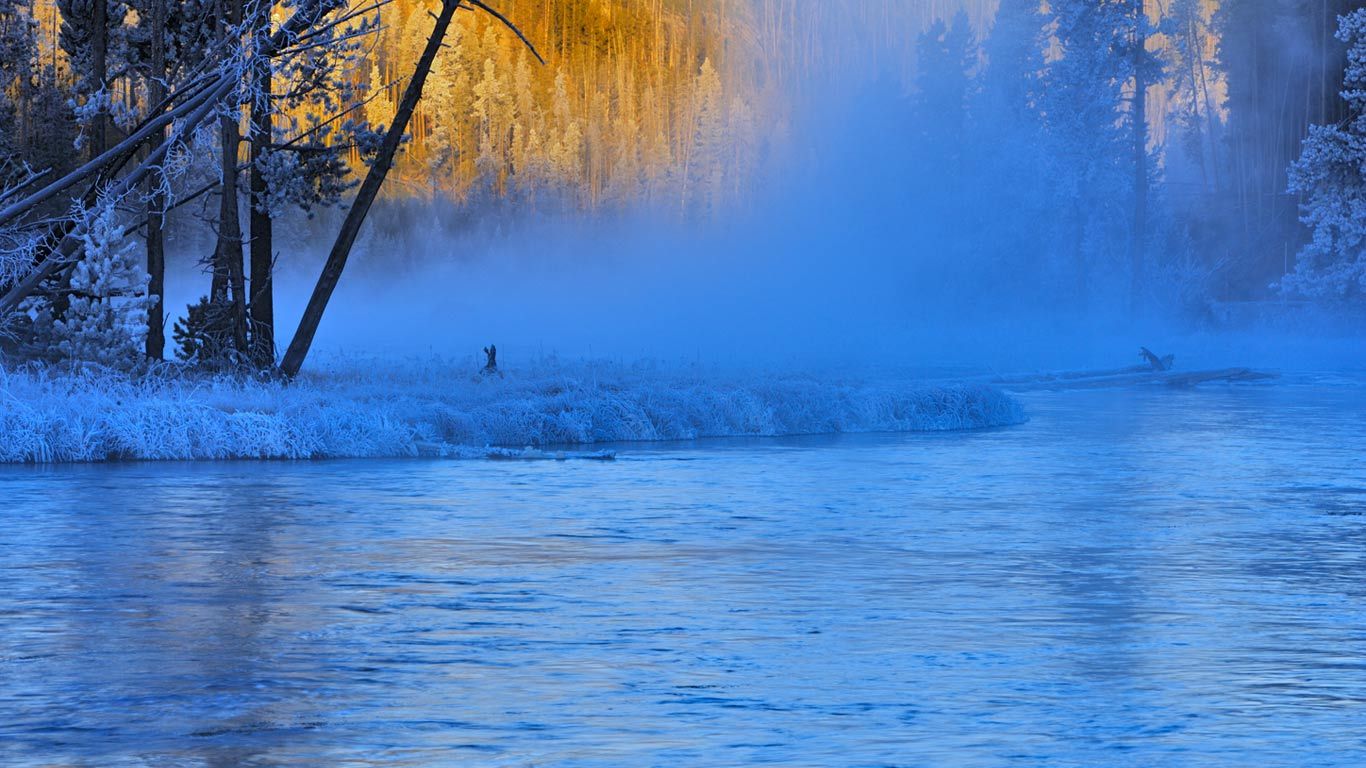 Rivière Firehole dans le parc national de Yellowstone, Wyoming, États-Unis