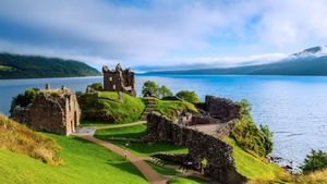 Urquhart Castle and Loch Ness in the Scottish Highlands (© AWL Images/Danita Delimont)(Bing United States)