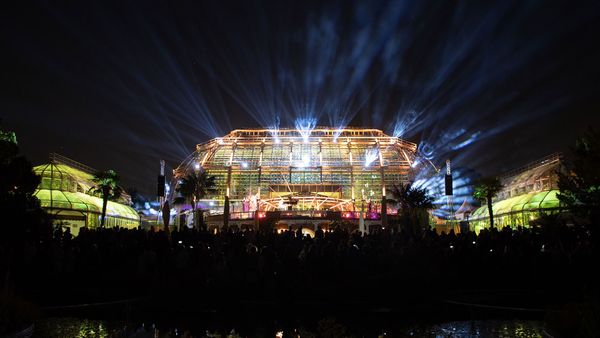 Lichtshow während der Botanischen Nacht im Botanischen Garten in Berlin
