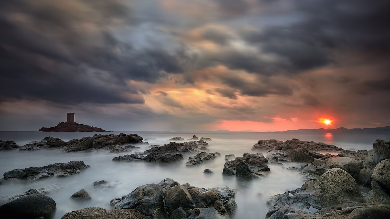 Coucher de soleil sur l'Île d'Or et le cap du Dramont, Saint-Raphaël dans le Var, PACA