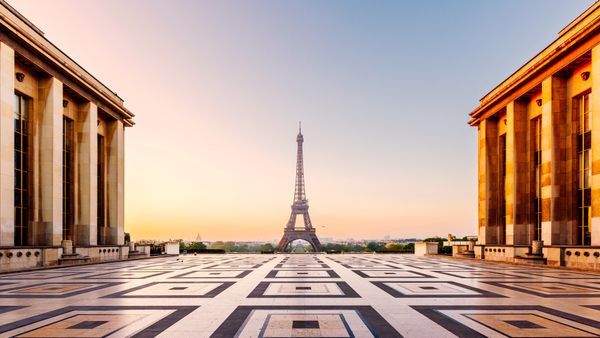 Le Trocadéro et la Tour Eiffel à l’aube, Paris