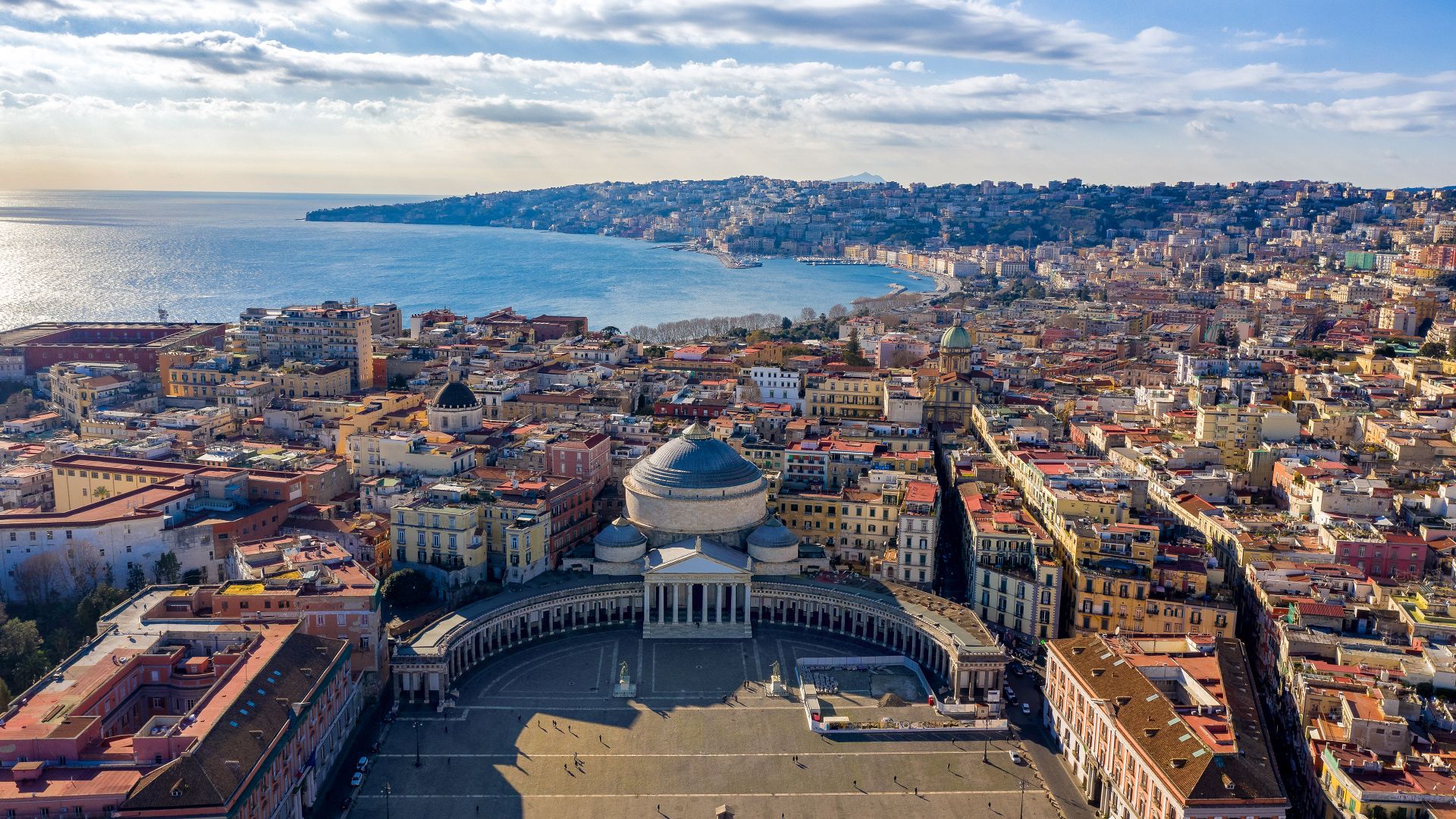 Vista aerea di Napoli da Piazza del Plebiscito