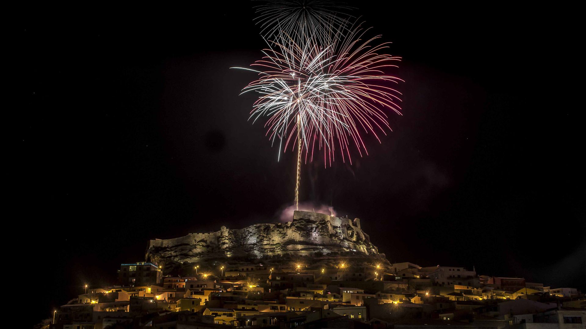 Fuochi d’artificio durante la notte di Ferragosto