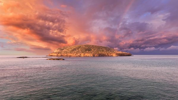 Cala Comte al atardecer, Ibiza, Islas Baleares, España