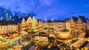 Weihnachtsmarkt in Frankfurt am Main, Hessen (© Michael Abid/Alamy Stock Photo)(Bing Deutschland)