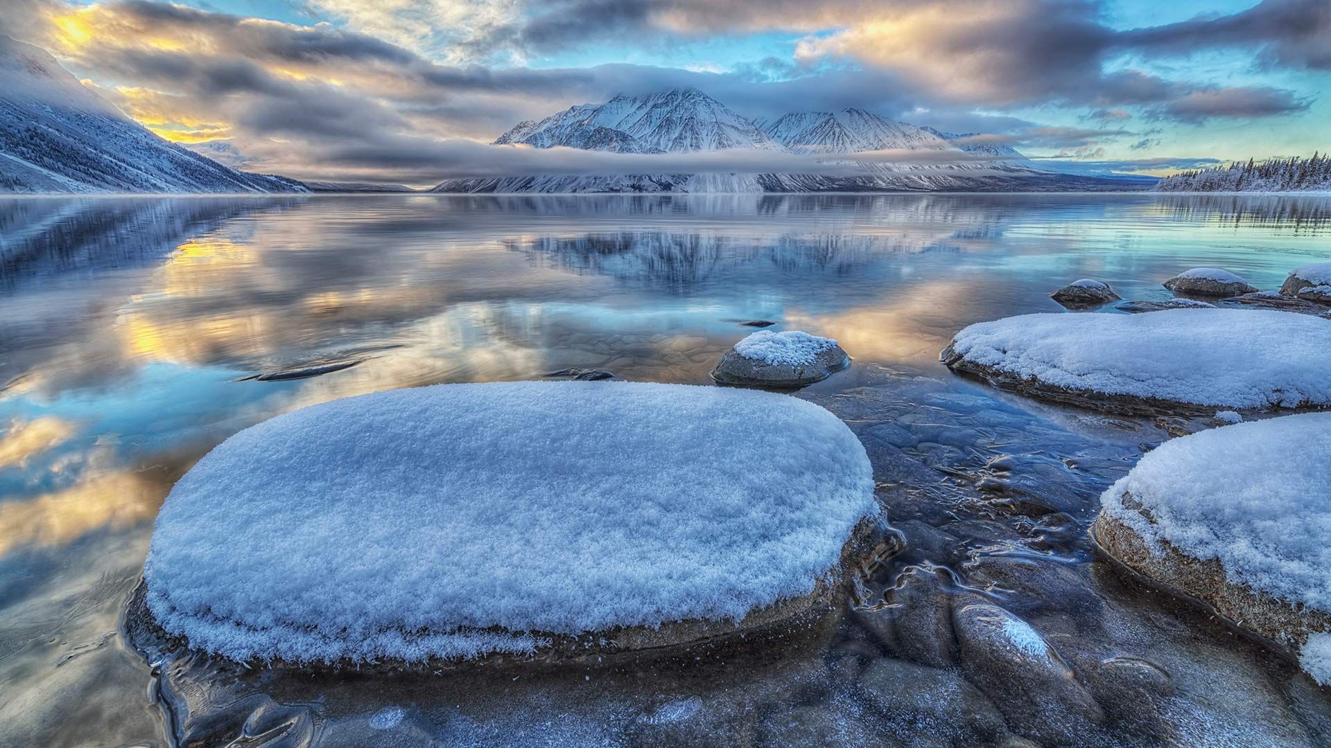 Kathleen Lake and Mount Worthington in Kluane National Park, Yukon, Canada