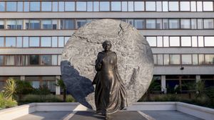 Statue of Mary Seacole, London, England (© Charles Bowman/Alamy Stock Photo)(Bing United Kingdom)