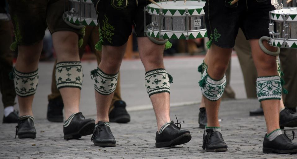 Bayerische Musikanten während des Trachtenumzugs zum Münchner Oktoberfest