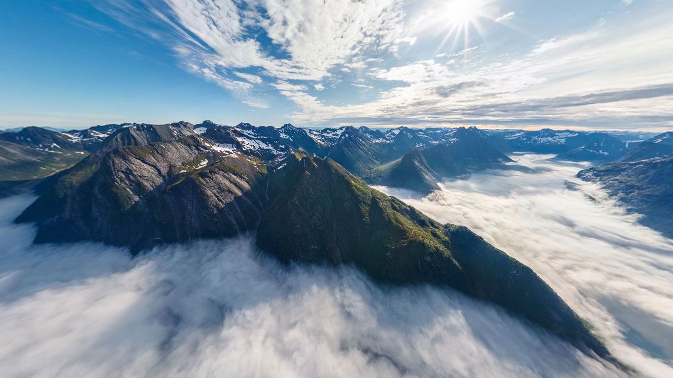 挪威，在约伦峡湾之上的孙墨尔阿尔卑斯山