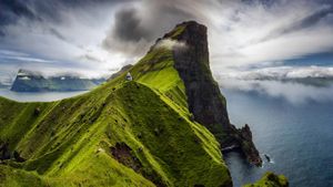 Kallur lighthouse on Kalsoy Island, Faroe Islands (© Janne Kahila/500px)(Bing New Zealand)