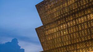 National Museum of African American History and Culture, Washington, DC (© Walter Bibikow/Alamy)(Bing United States)