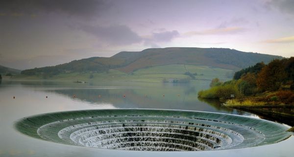 Ladybower Reservoir, Peak District National Park, Derbyshire, England