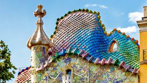 Casa Batlló in Barcelona, Catalonia, Spain (© Marco Arduino/Sime/eStock Photo)(Bing United Kingdom)