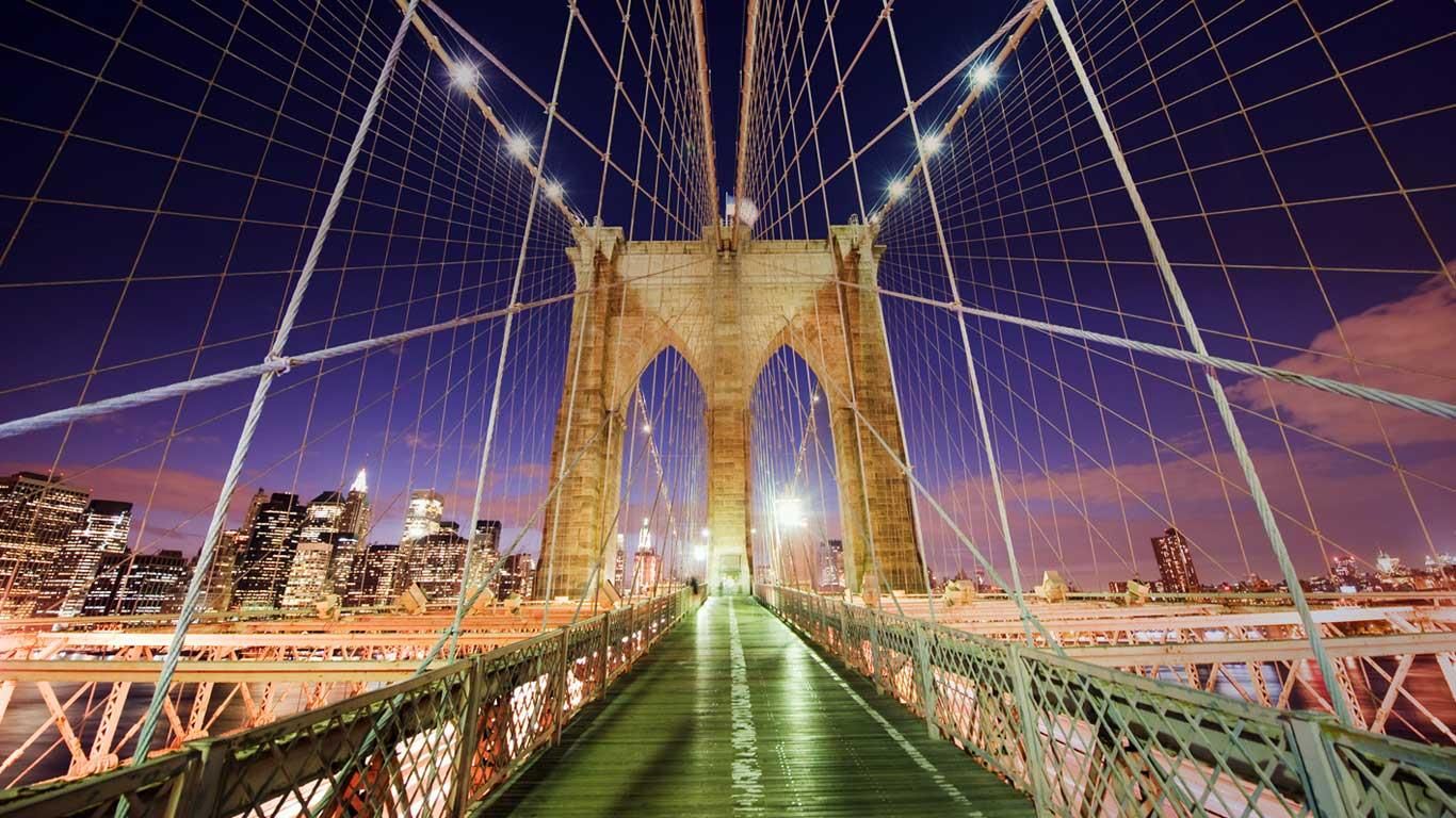 Brooklyn Bridge and Manhattan skyline, New York City, New York, USA