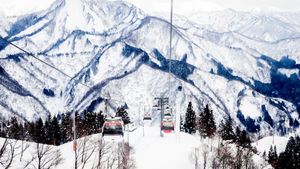 ガーラ湯沢スキー場, 新潟県 (© Metta Bunkeaw/Alamy)(Bing Japan)