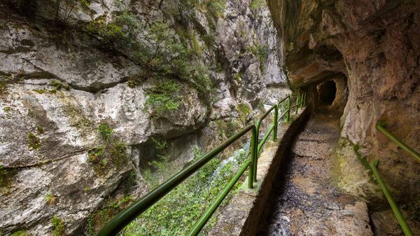 Cares Gorge (Garganta del Cares) footpath, Picos de Europa National Park, Castilla y Leon, Spain