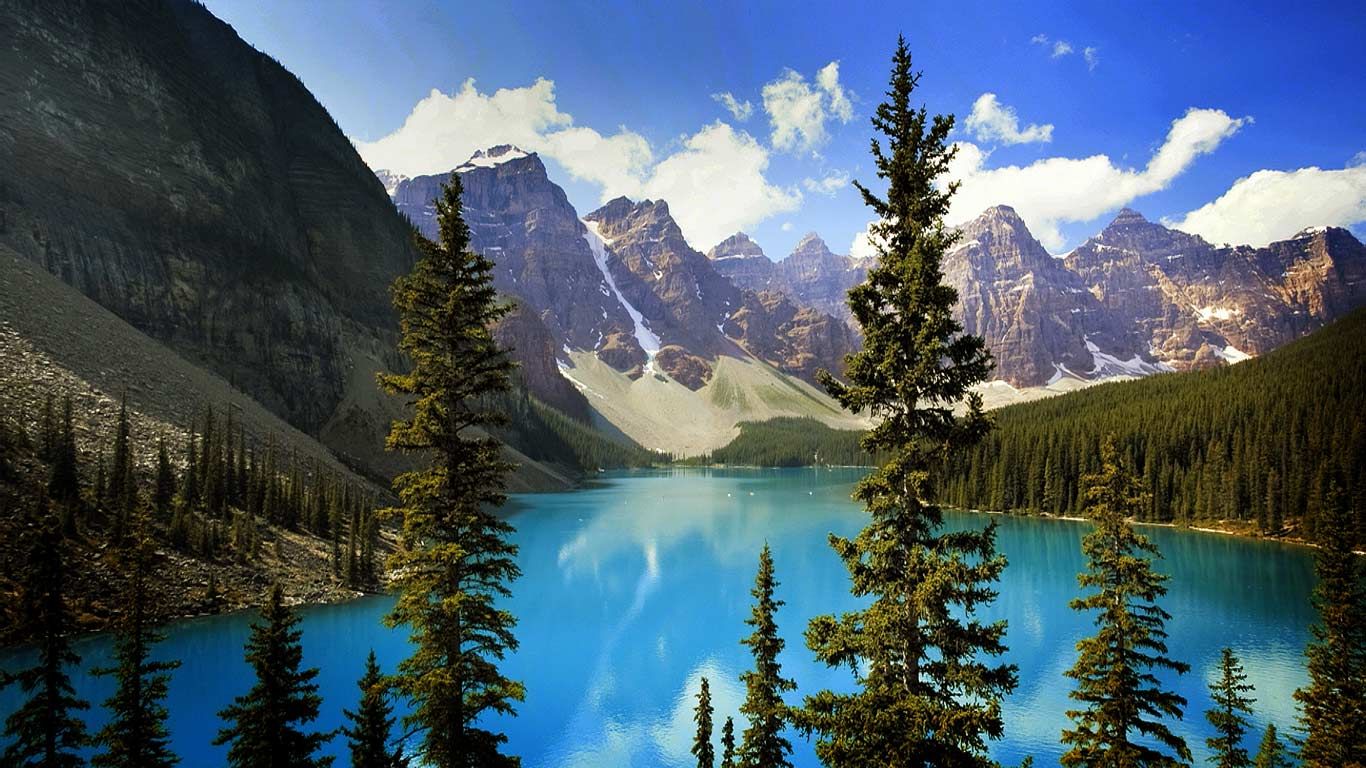 Moraine Lake in Banff National Park, Alberta, Canada