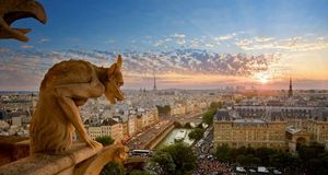 Vue sur Paris et la Seine depuis la cathédrale Notre-Dame de Paris, Île-de-France (© Sylvain Sonnet/Corbis) &copy; (Bing France)
