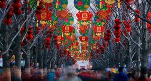 Lanternes dans le parc du Temple de la Terre (Dìtán) à Pékin, Chine (© John Warburton Lee/Superstock) &copy; (Bing France)