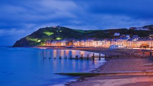 The seafront and promenade of Aberystwyth in Ceredigion, Wales (© Riccardo Spila/SIME/eStock Photo)(Bing Australia)