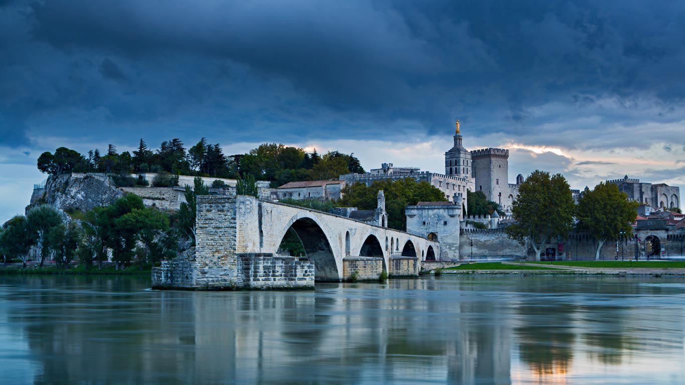 Pont Saint-Bénézet and Rhône at dusk, Avignon, France