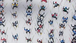 Engadin Skimarathon dans la région d’Engadine, Suisse (© Stephan Zirwes/Gallery Stock)(Bing France)