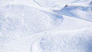 Skier at Bernina Pass, Graubünden, Switzerland (© Francesco Bergamaschi/Getty Images)(Bing New Zealand)