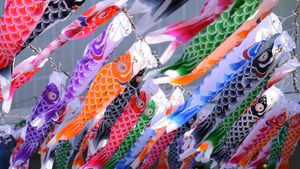 東京タワー 333 匹の鯉のぼり, 東京 (© Takashi Aoyama/寄稿者/Getty Images)(Bing Japan)