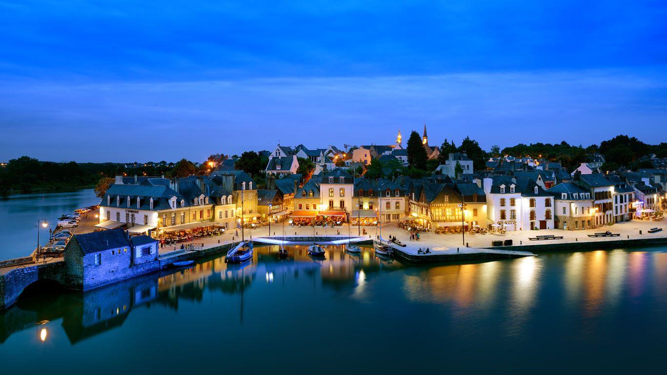 Auray au crépuscule, département du Morbihan, Bretagne