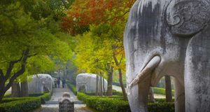 ｢明孝陵｣中国, 江蘇省, 南京, 紫金山 (© Ian Trower/Corbis) &copy; (Bing Japan)