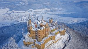 霍亨索伦城堡，德国 (© Sahara Prince/Shutterstock)(Bing China)