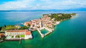 Sirmione, Lago di Garda (© saiko3p/Getty Images)(Bing Italia)