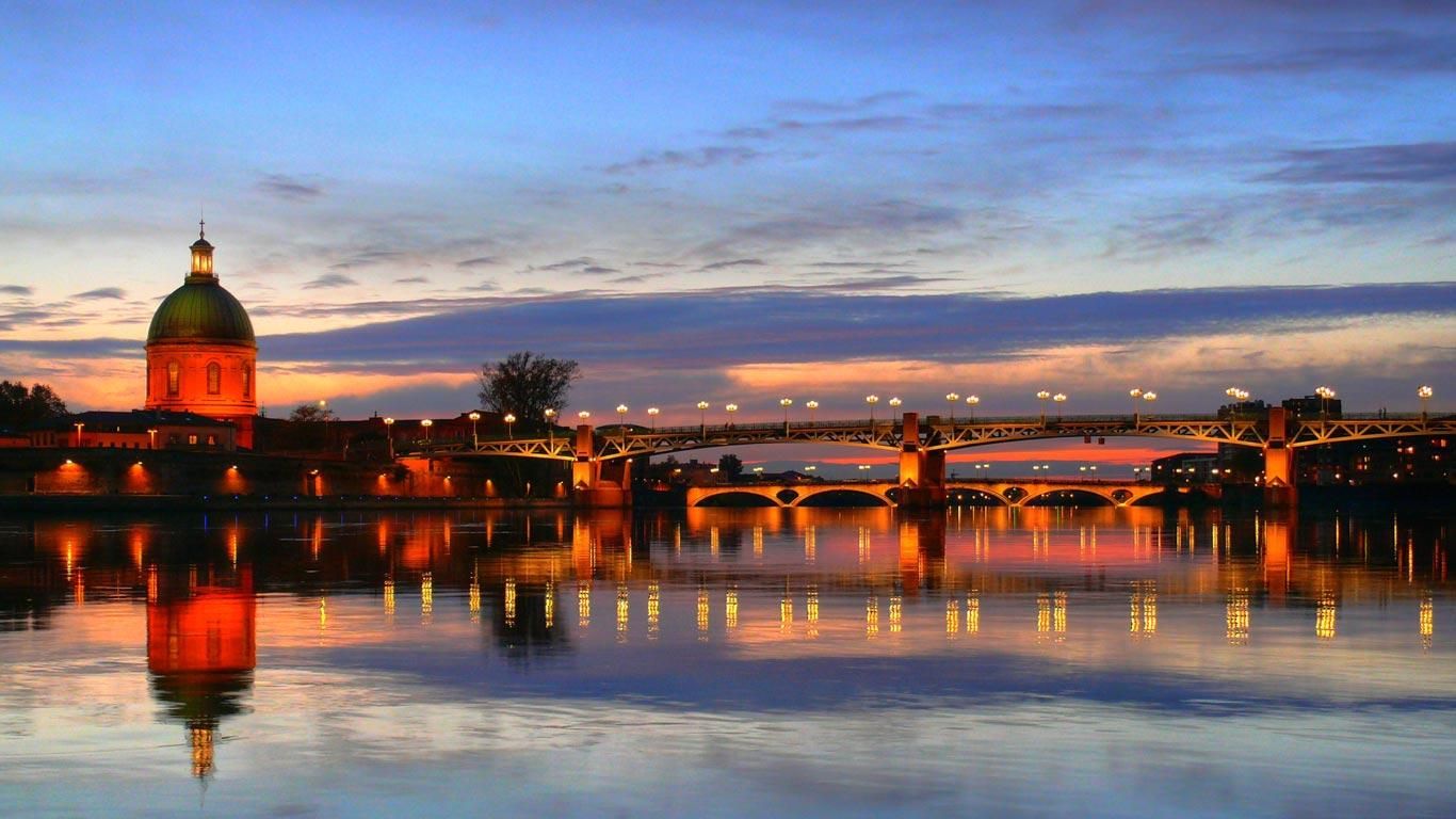 Sunset over the Garonne River in Toulouse, France