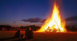 Bonfire in Iffeldorf, Bavaria, Germany (© Konrad Wothe/Getty images) &copy; (Bing Australia)