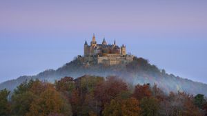德国斯图加特附近的霍亨索伦城堡 (© Heinz Wohner/Getty Images)(Bing China)
