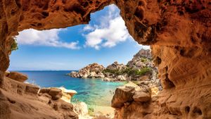 Cala Spinosa, Capo Testa, Santa Teresa di Gallura, Sardegna, Italia (© Francesco Riccardo Iacomino/Moment/Getty Images)(Bing Italia)