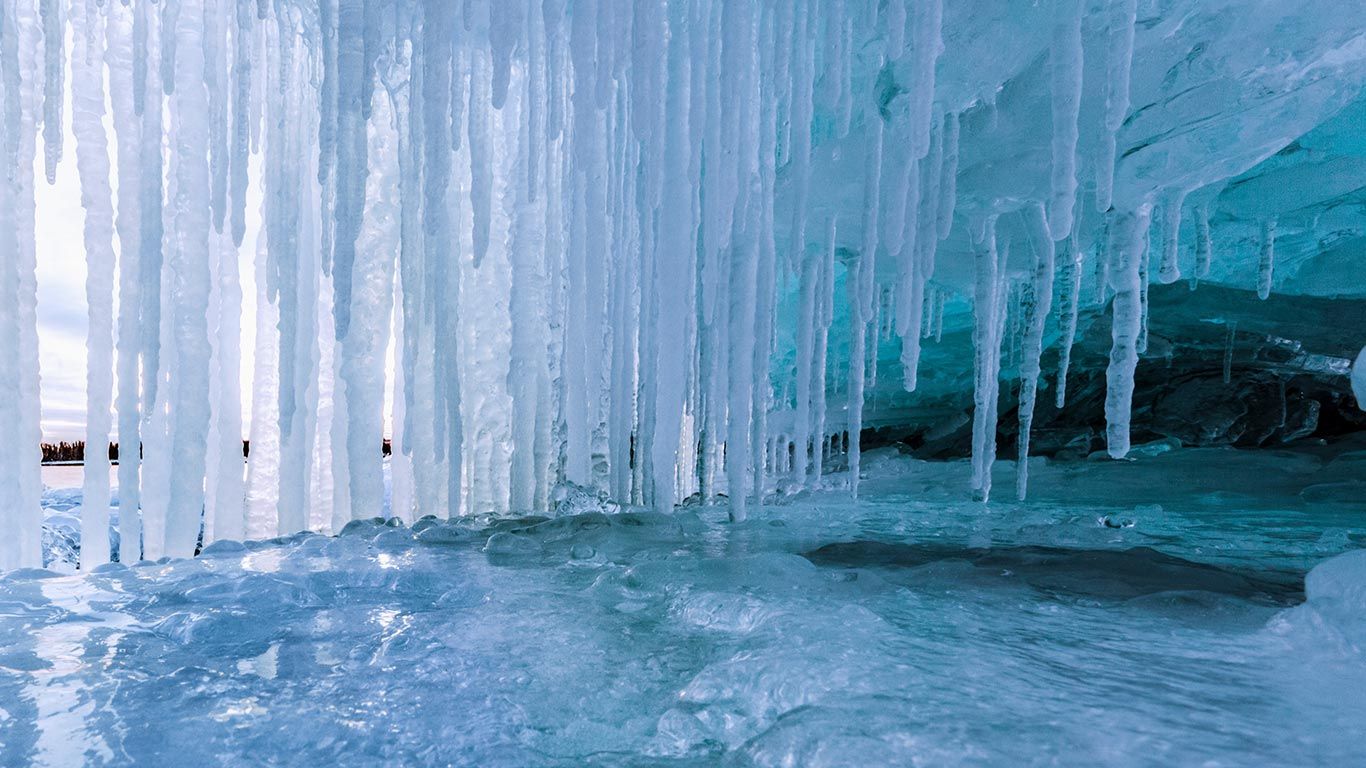 Icicles on Lake Superior, Thunder Bay, Ont.