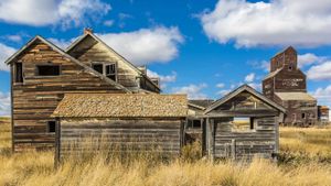 Buildings in an abandoned ghost town of Bents, Saskatchewan, Canada (© Scott Prokop/Shutterstock)(Bing Australia)
