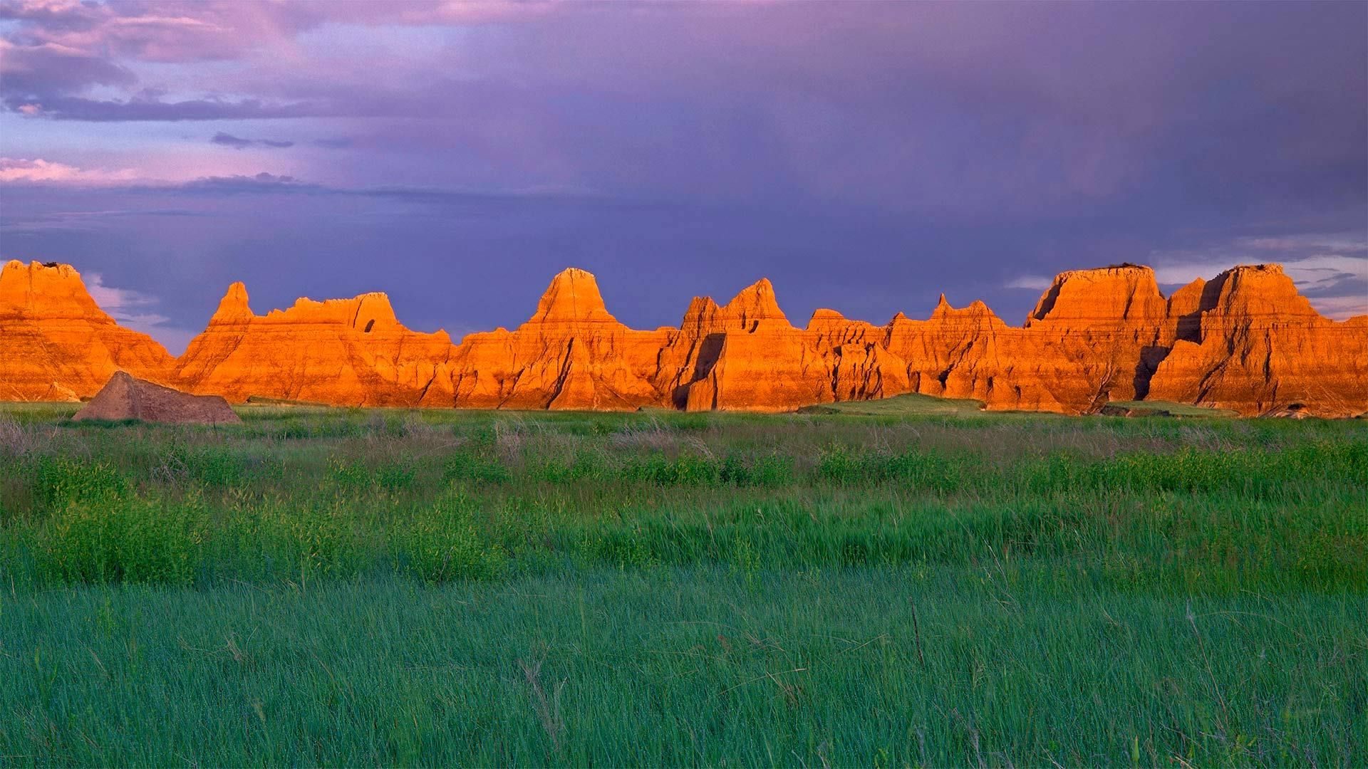 Prairie and pinnacles near Castle Trail in Badlands National Park, South Dakota